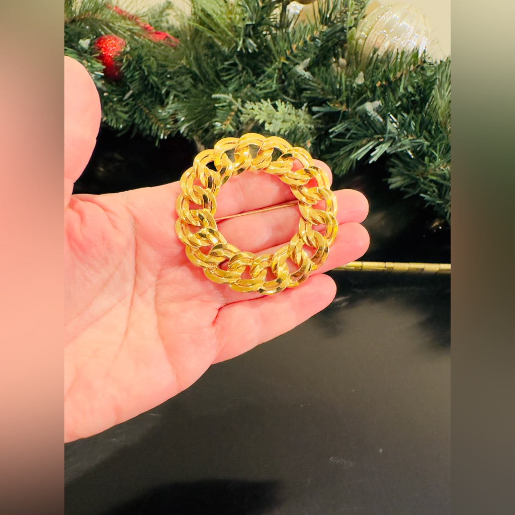 Authentic Luxury Vintage Retro Iconic Classic Rare Monet Circle Chain Brooch 175$